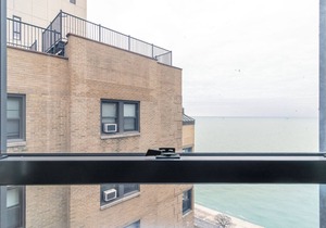 Bright Gold Coast 1BR w/Doorman & Gym, 2 blocks to L, by Blueground