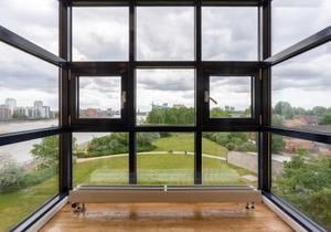 Bright Modern One-Bed with Stunning View of Thames