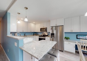 Bright, mountain escape with pool, hot tub, fireplace, modern kitchen & balcony