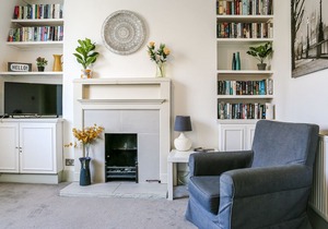 Bright Shepherds Bush Apartment