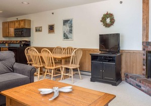 Brookside I B-406 | 2 Bed, 1 Bath