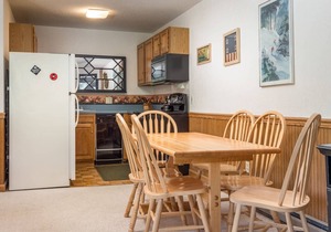 Brookside I B-406 | 2 Bed, 1 Bath
