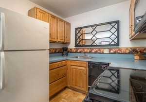 Brookside I B-406 | 2 Bed, 1 Bath