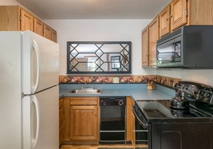 Brookside I B-406 | 2 Bed, 1 Bath
