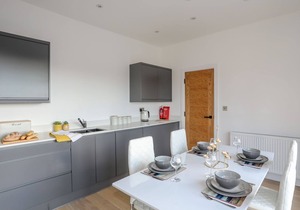 BRYN MIN MANTON APARTMENT, pet friendly, with a garden in Caernarfon