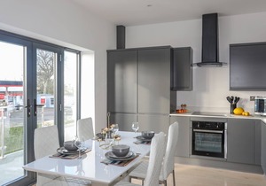 BRYN MIN MANTON APARTMENT, pet friendly, with a garden in Caernarfon