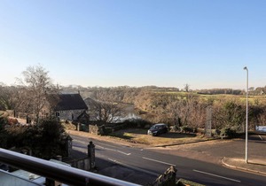 BRYN MIN MANTON APARTMENT, pet friendly, with a garden in Caernarfon