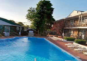 Budget Host East End Hotel in Riverhead