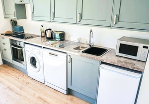 Bueno is a ground floor cottage, ideally located to explore what this part of Wales has to offer.