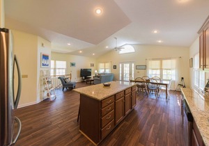 Built in 2007 - 4 BR/3 BA Lakeview in Grand Rivers - The Only City on Both Lakes