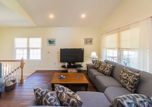 Built in 2007 - 4 BR/3 BA Lakeview in Grand Rivers - The Only City on Both Lakes