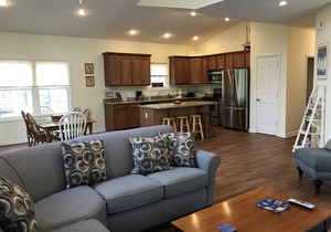 Built in 2007 - 4 BR/3 BA Lakeview in Grand Rivers - The Only City on Both Lakes
