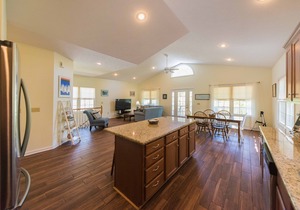 Built in 2007 - 4 BR/3 BA Lakeview in Grand Rivers - The Only City on Both Lakes