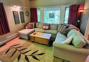 C011E- Managed by Loon Reservation Service - NH Meals & Rooms Lic# 056365