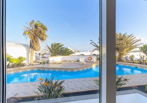 C2, en pequeño complejo con piscina climatizada comunitaria a 100m del mar