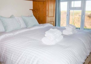 Cabin ∙ 2 bedrooms ∙ 4 guests