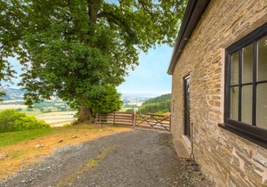 Cabin ∙ 2 bedrooms ∙ 4 guests