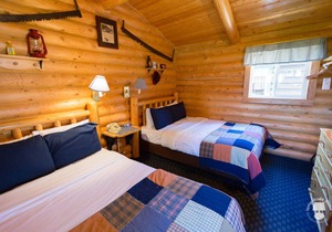 Cabin Creek Inn - Standard Double Queen by Highway