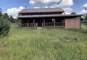 Cabin with Teton view nestled between Grand Teton National Park and Yellowstone