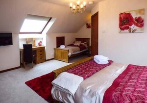 CAE CERRIG, family friendly, with hot tub in Dyffryn Ardudwy