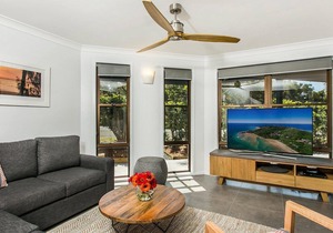 Calinda Sol 12 - Byron beachside perfection.... best location!