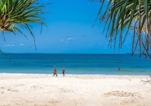 Calinda Sol 12 - Byron beachside perfection.... best location!