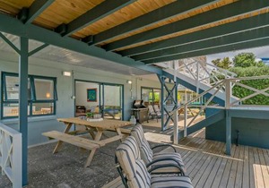 Captains Bach at Cooks - Downstairs Holiday Unit
