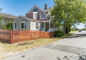 Captains Quarters by the Bay cottage