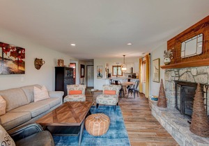 Cardinal 101 in Chetola with Resort Amenities completely renovated