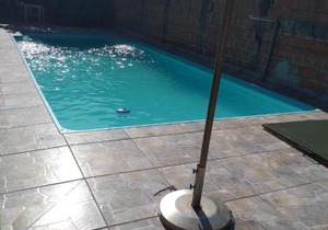 CASA COM PISCINA BROTAS