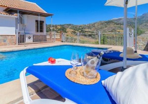Casa Los Valles Alozaina by Ruralidays