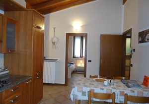Casa Vittoria type V1, up to 5 people, garden, only 200m to the lake/beach