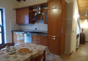 Casa Vittoria type V1, up to 5 people, garden, only 200m to the lake/beach