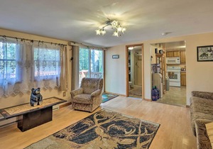 Catskill Mtn Home w/ Deck ~ 1 Miles to Zoom Flume!
