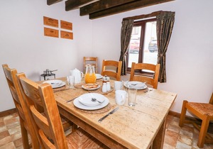 Cedar Cottage, LLANIDLOES