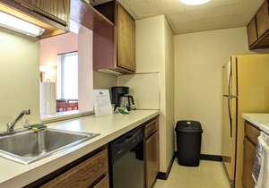 Cedar Lodge 308. 2 bedrooms near Weirs Beach!