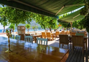 Ceneviz Hotel