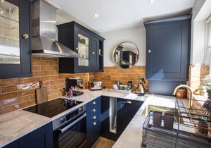 Central beautiful boutique townhouse - 5 mins walk to Warwick