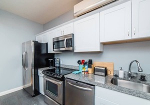 Central Location Suite - Walkable Entertainment