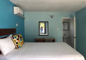 Centrally Located. Close to the Airport, beach and Hip Strip.