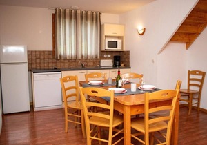 Chalet, 300m from ski slopes, fitness, swimming pool, sauna, terrace, parking, tv, ski locker, 56m²