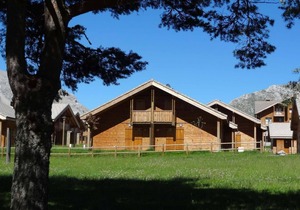 Chalet, 300m from ski slopes, fitness, swimming pool, sauna, terrace, parking, tv, ski locker, 45m²