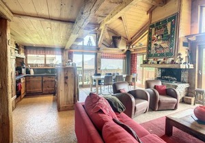 Chalet 6 pièces à Combloux avec cheminée et parking - FR-1-560-21