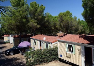 Chalet with terrace in wooded area near Agde