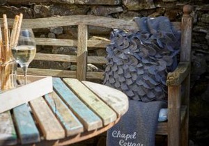 Chapel Cottage Set in a private courtyard in central location with 2 parking spaces