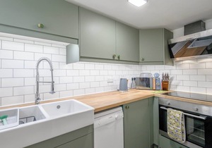 Character cottage and annexe combine for super-flexible accommodation.