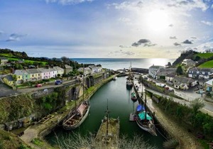 Charlestown cottage, Woodburner, Gardens & Parking