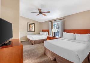 Charm & Relaxation in the Mountains! 3 Serene Units, Indoor Pool, BBQ Facilities, Sports Courts