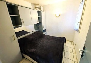 Charmant T2 en Pinède avec parking, véranda et terrasse, à 900m de la plage, idéal pour 4 personnes - FR-1-607-41