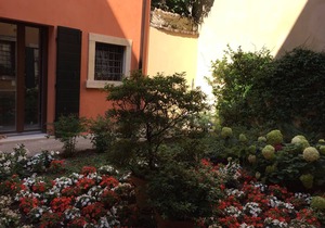 Charme and elegance in Verona! Just few steps from the Historical Centre